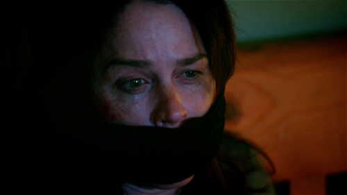 frenchblazer:Robin Tunney in “Looking Glass” (2018)