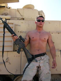 militarymencollection:  via sexysoldiers 