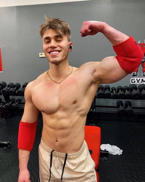 rippedmusclejock: Young potential after his first workout