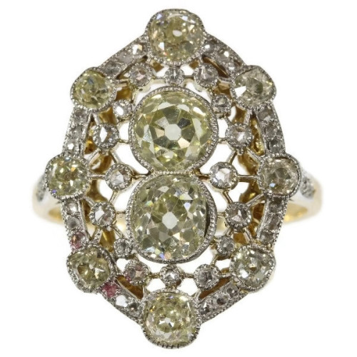  Très Belle Epoque diamond engagement ring. 