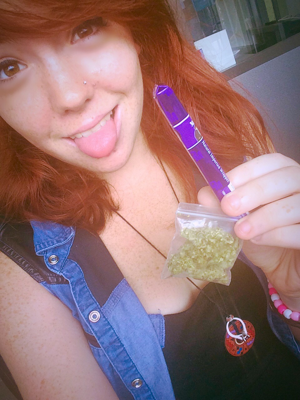 poison-highvy:  Solo blunt at work ! 