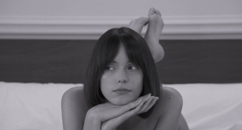 sonimage1965:Le Redoutabledir. Michel Hazanavicius2017Stacy Martin