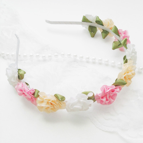 bobateahee:  Cute spring time hair accessories from Sweetheart Bows~ use thecode "boba" to get a 10% discount! x x x x x x x x x 