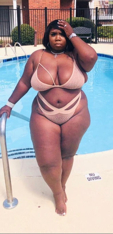 mlka1984: jrawz:           The fact she would wear a two piece in public makes her a real BAD BITCH  