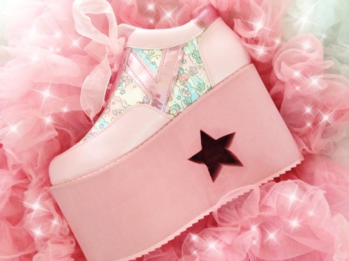 finninyan: Twin little stars platforms by YRU