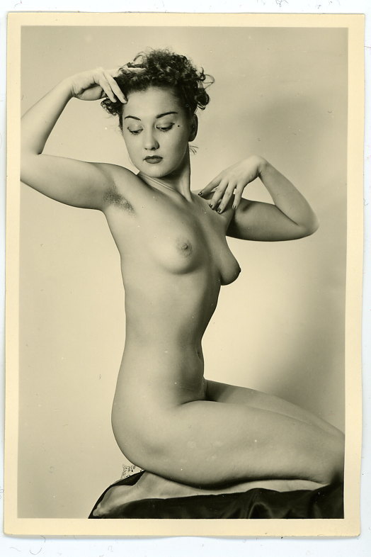 cupcakekatieb-eyecandy:Artistic nude (3)