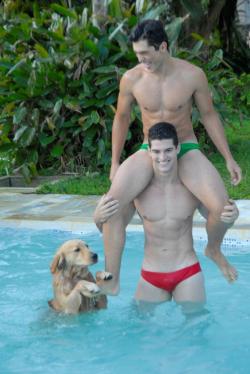 amazing-menreturn: greenspeedos:  sfswimfan: