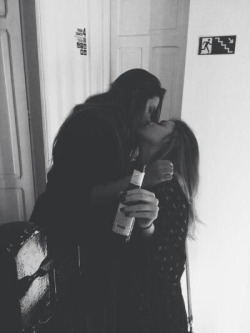 sexlovekissing.tumblr.com post 120354348694