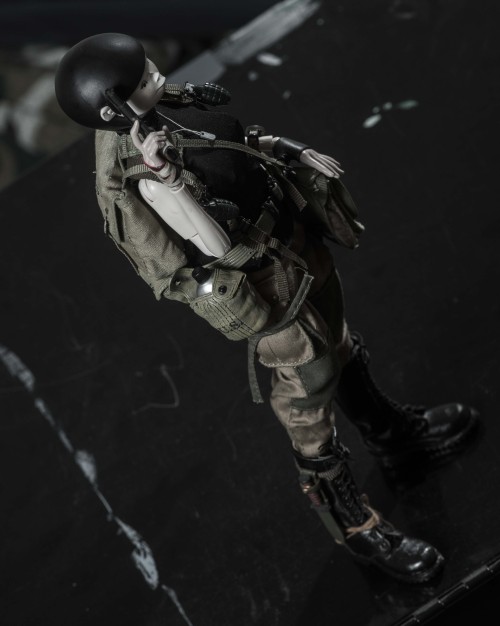 This is a kitbash I did of an Isobelle Pascha figure from ThreeA. Most of the gear is from WWII dude