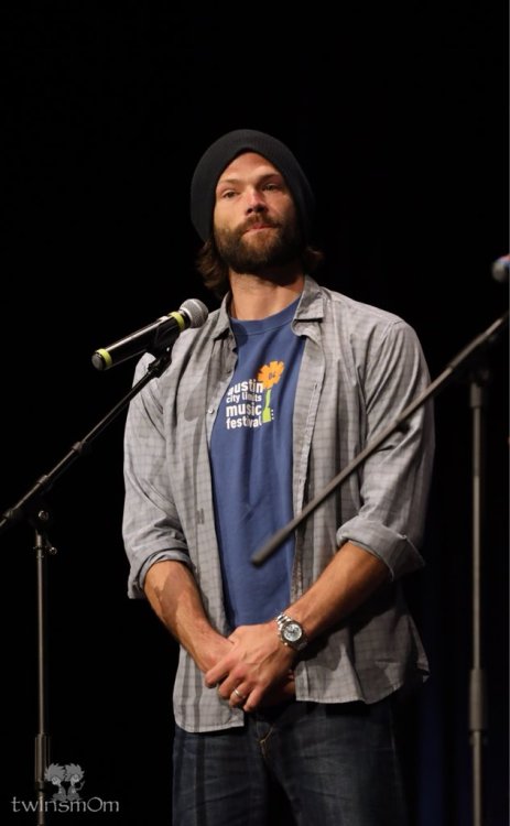 positivexcellence:Jared at the fallascon J2 gold panel(x)(x)(x)(x)(x)(x)(x)