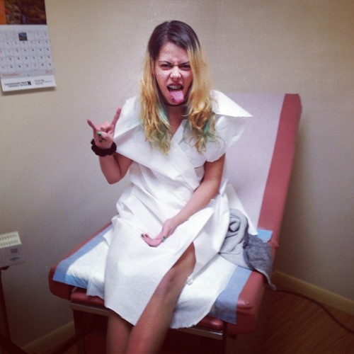 gynie-ville: At the gynecologist for her annual well woman exam.