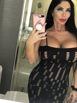 addicted2implants: ilovebigfakeboobs:   my