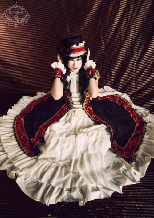 Another pic from “Circus Gala” Photoshoot! *-*  You can see the entire photoshoot here! http://www.f