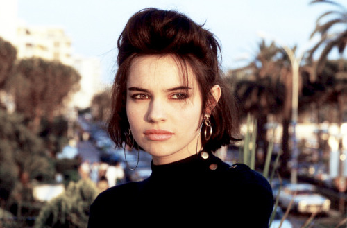 Porn photo mabellonghetti:  Beatrice Dalle photographed