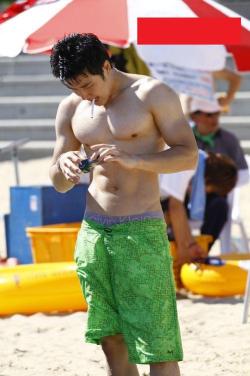xiaohaogayphotosblog:  xiaohaogayphotosblog   海灘赤身韓國型男 