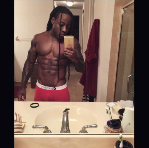 theluckeystar:  (via Rapper Ace Hood’s Eggplant Bulges.. | The Luckey Star) 