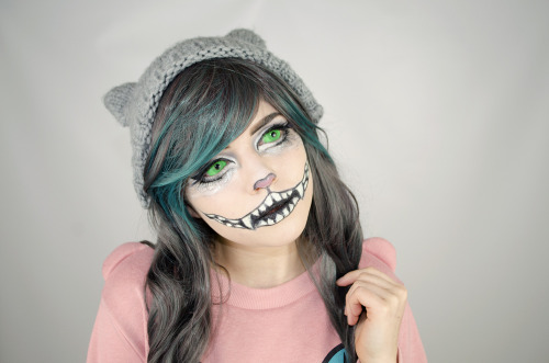 megvnmvrie:  laurendemieux:  Did I mention this Cheshire Cat tutorial is UV Glow?  click for youtube video click for Uniqso blogspot review purchase from Uniqso through my affiliate link here  use discount code “arachnocat” for 10% off 