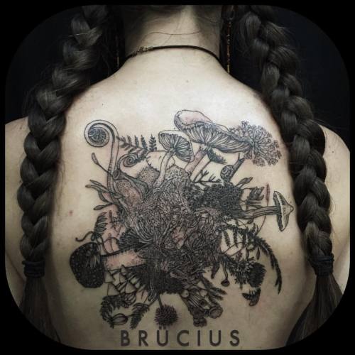 bruciustattoo:  #BRÜCIUS #TATTOO #EUROPE #tour #SanFrancisco #brucius #natural #science #engraving #etching #sculptoroflines #dotwork #blackwork #penandink #lines #nature #roots #lichens #forest #mushrooms #moss   (at Science INK) 