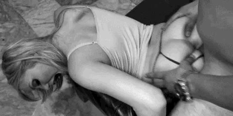 lovetobeseennude:  Enjoy friends! To see my personal pics go to my page a click on