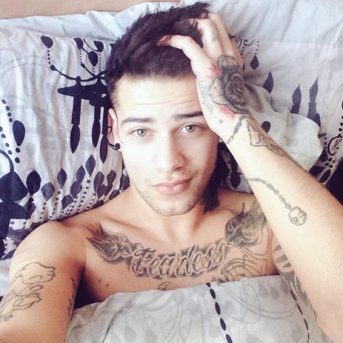 vinemales:  A lost vine of the hot Mickey Taylorvinemales.com // Over 70.000 followers // Hot naked gay vinesMickey Taylor: deleted on Vine, check his twitter