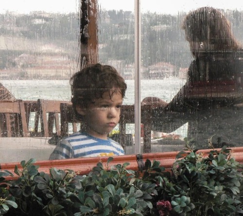 #adults #world is #hard &hellip; #blues #child #photography #rain #istanbul #fotoğraf #canonphotogra