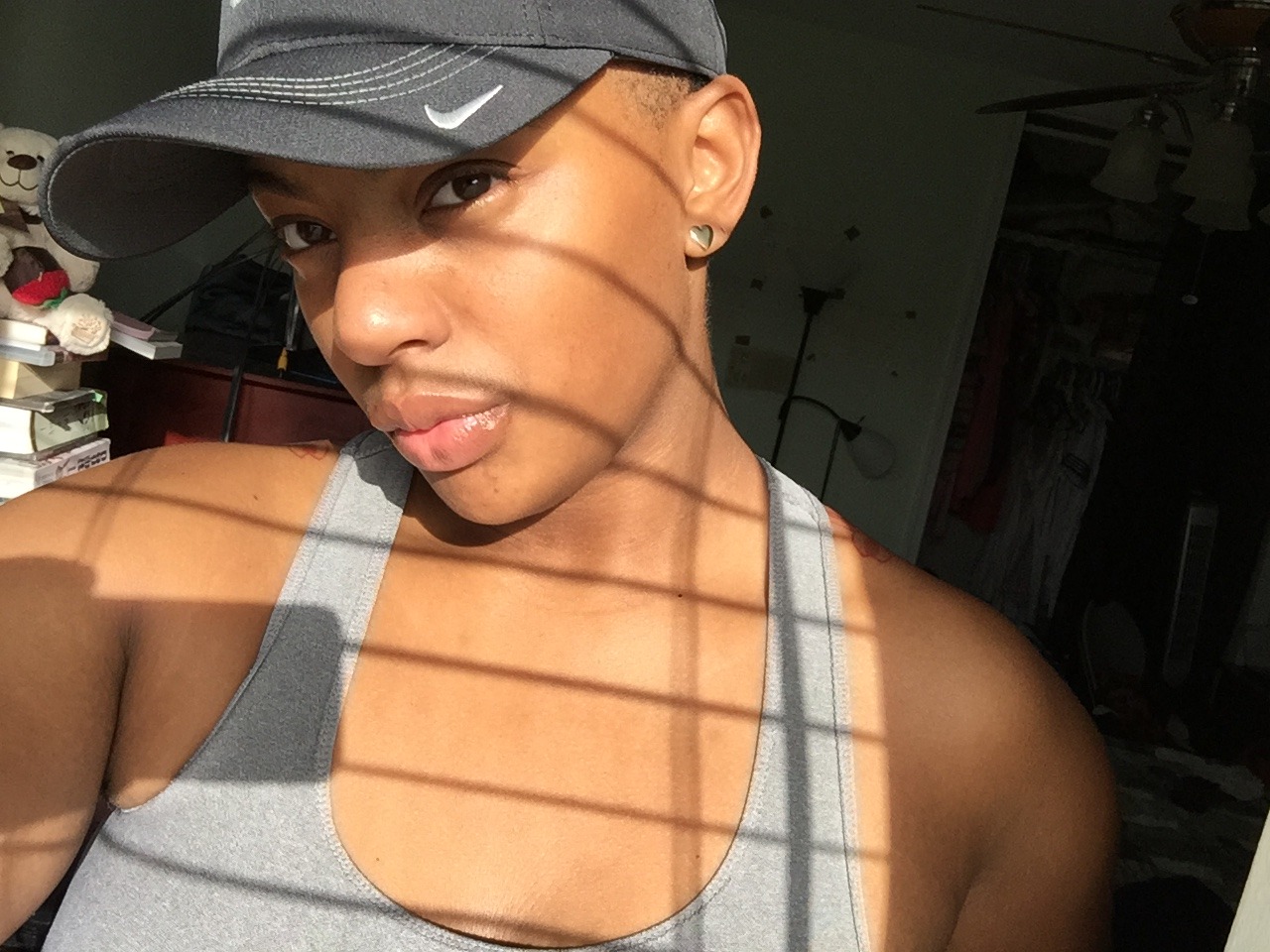 ahieun:  bald head smol head