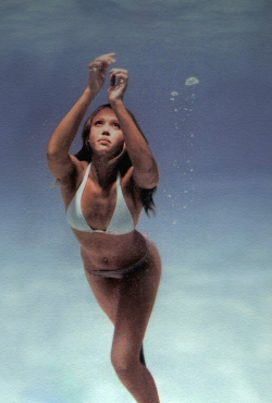 kenyanmade:  Jessica Alba in all her glory 