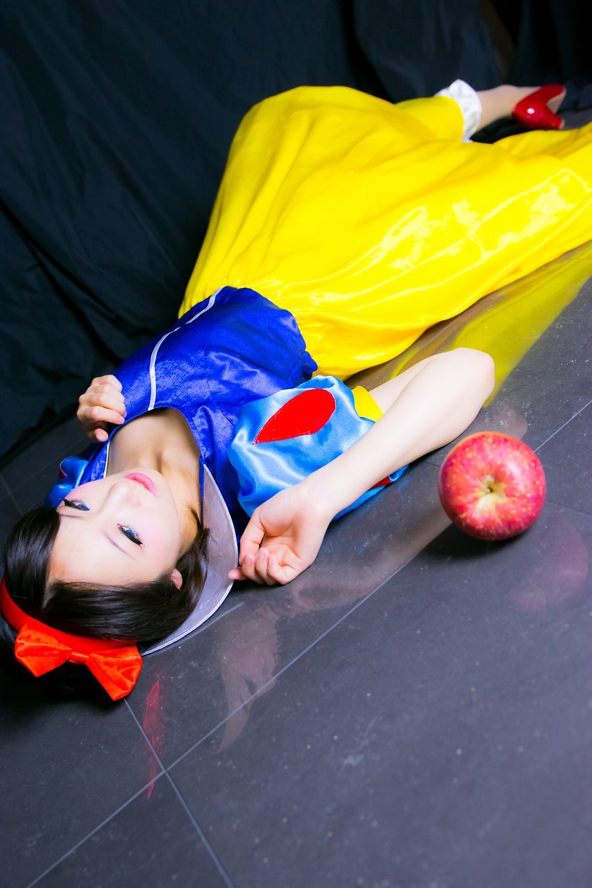 Snow White &amp; The seven Dwrafs - Snow White (Yuka) 2