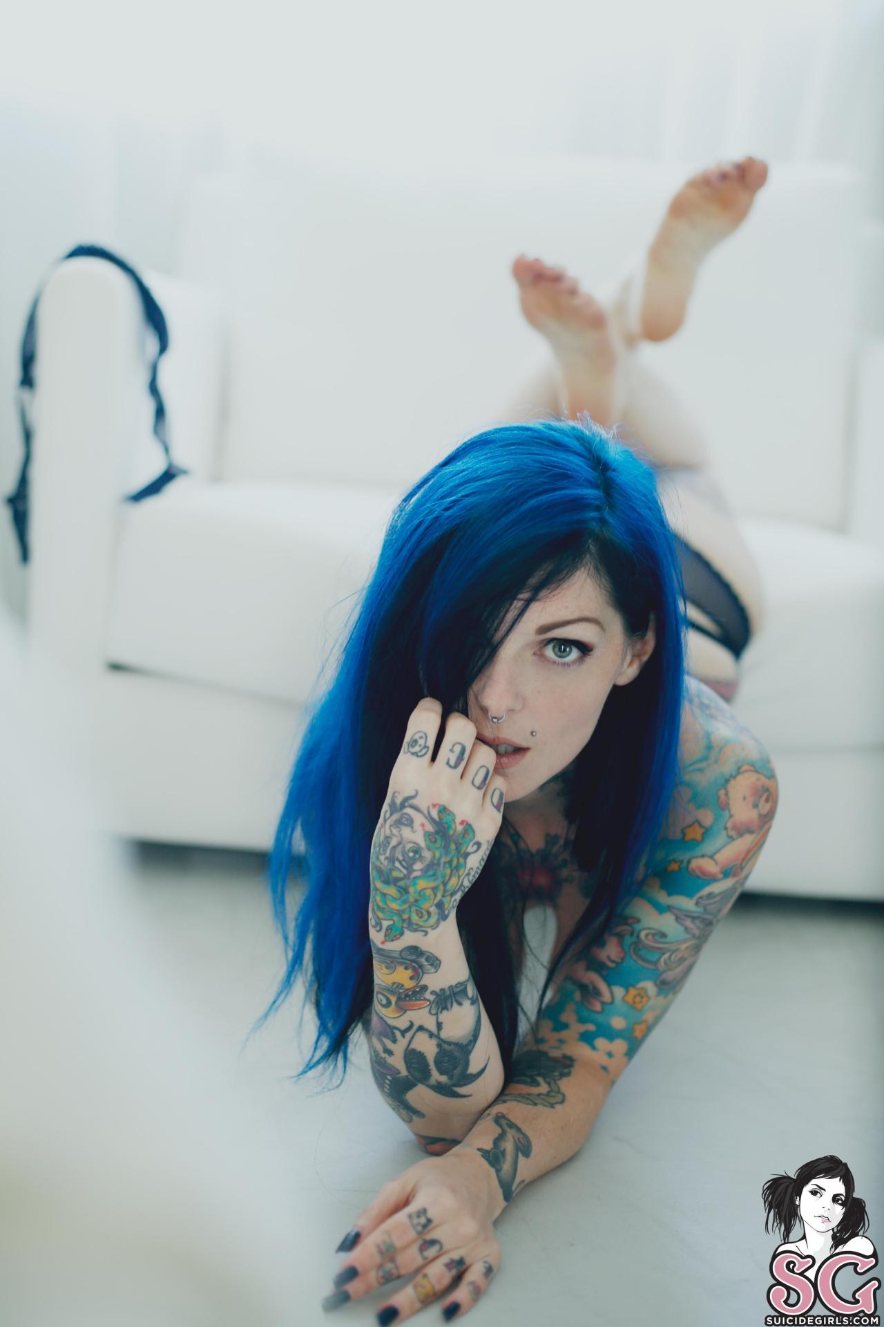 THE BEST SUICIDE GIRLS