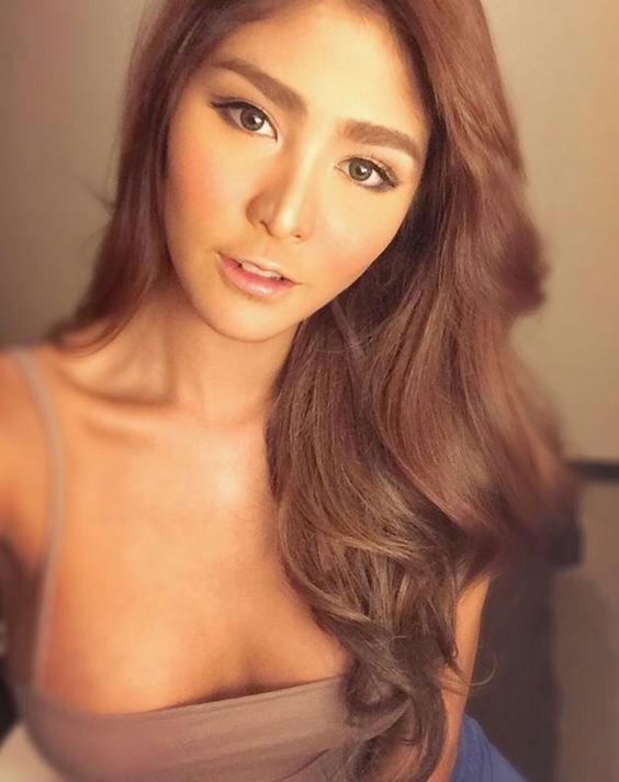 hornythots:  Plastic asian doll
