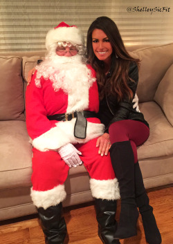 shelleysicfit:  Merry Christmas Eve!!!  Santa put me on the “Nice” list!  XOXO