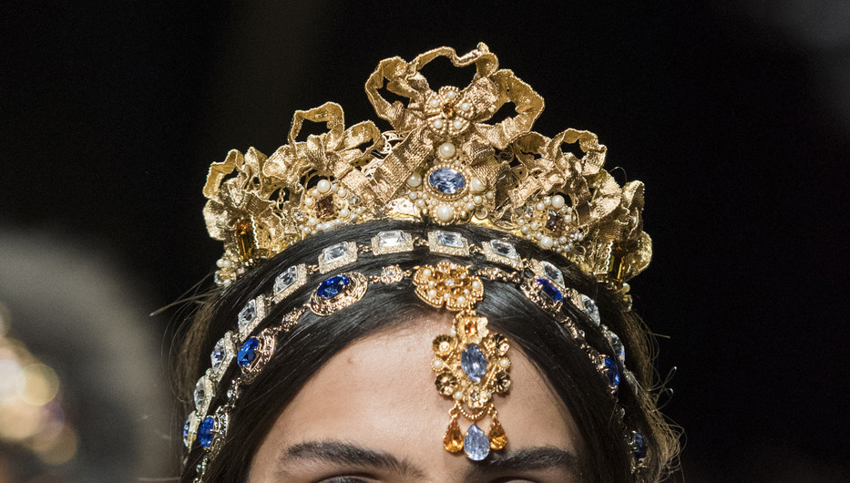 themakeupbrush:Tiaras at Dolce &amp; Gabbana S/S 2019