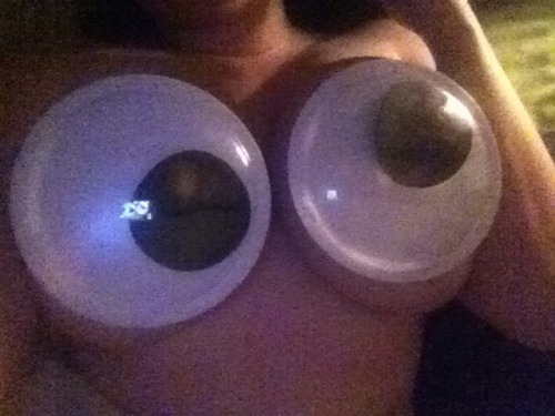 murrballs: weed-boob: weed-boob: I PUT GIANT GOOGLY EYES ON MY BOOBS come on this is funny Boobly ey