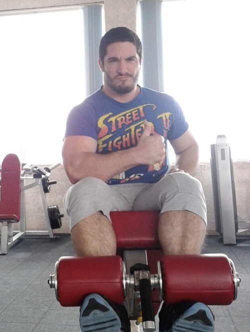 rodbatman:  jhfic1:  jhfic1:  QUIZ Feeling flirtatious, I see you at the gym and I give you the thumbs up. You walk over to me. What do you say?  “Nice calves. Wanna fuck?”  Mmmm 