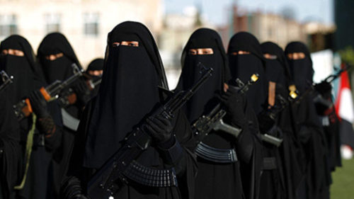 Yemeni female fighters supporting the Shiite Huthi islamist group, take part in an anti-Saudi rally 