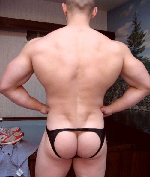 BIG BUTT IN THONG