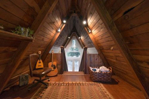 letskeeplifesimple:  Cozy A-Frame Cabin in the Redwoods | Airbnb.