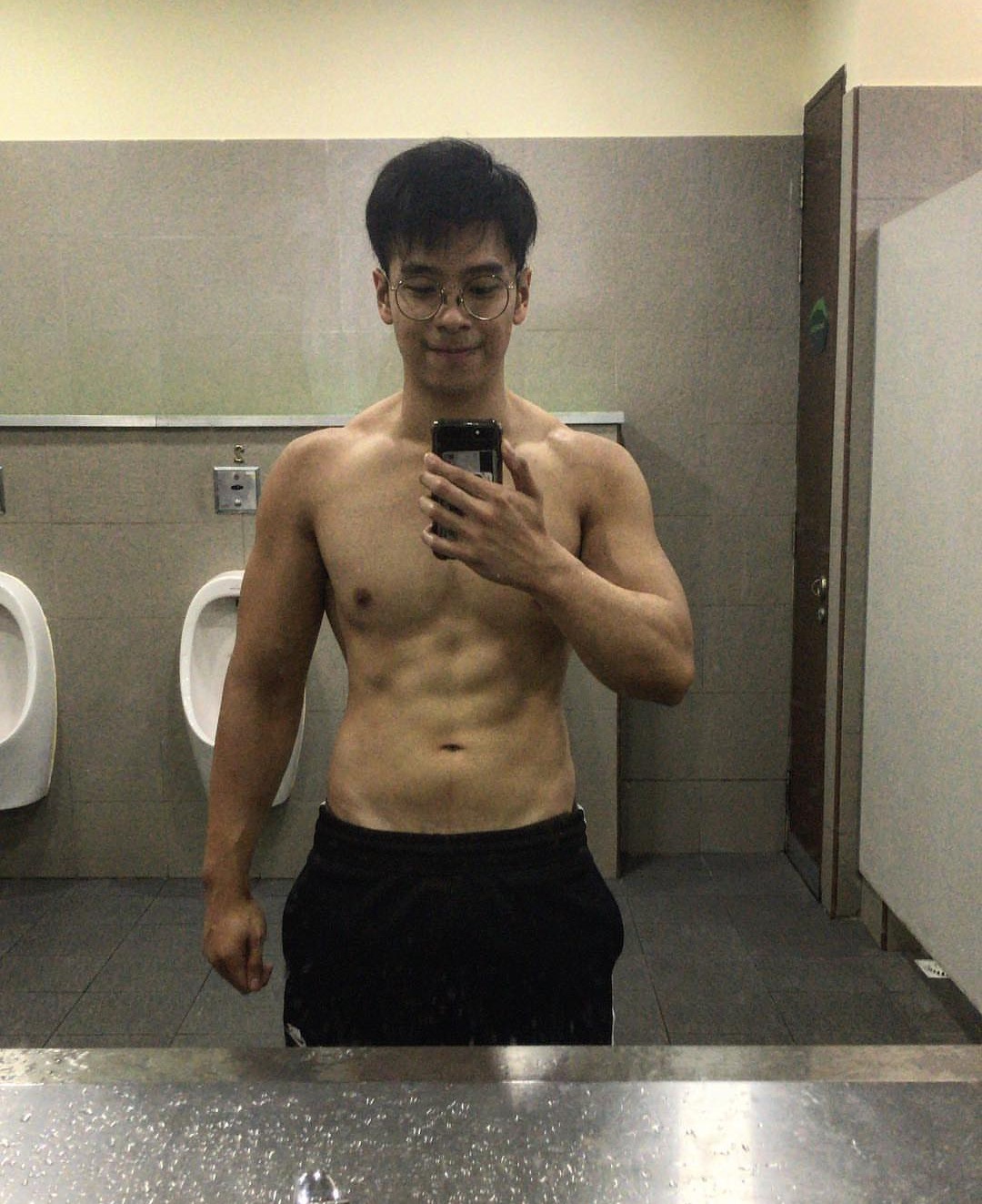 sggayhunks: Follow @gabbleecj 