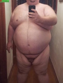 chubstermike:Yummy yum yum I want his cum…