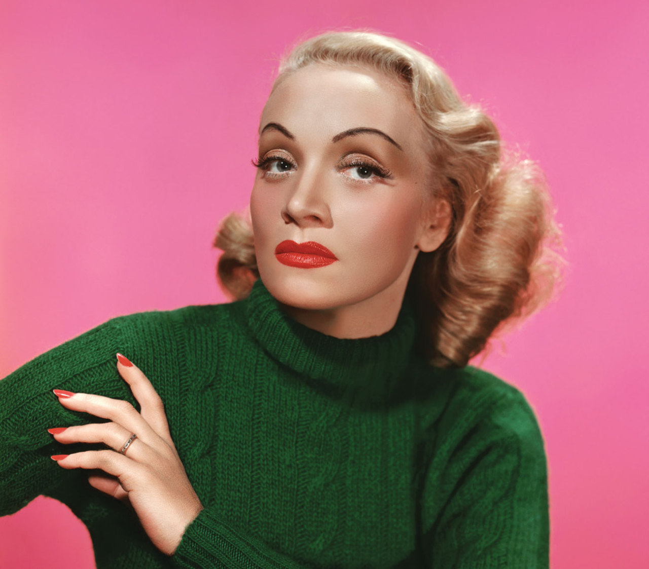 americanfilminstitute:  Old Hollywood glamour in Kodachrome 
