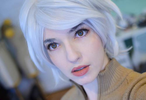 Lens and Wig Review: EOS Jewel Hazel and K-Isana Yashiro It’s review time!  This month it