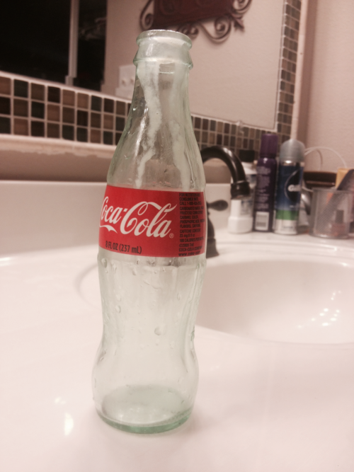 mysweetsoakedpanties:  Enjoy a coke :) 