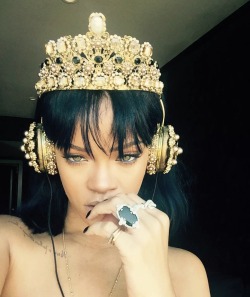 Coshui:  Coshui:  😩😍🌸 - Listening To Anti  Coshui.tumblr.com  Throwback
