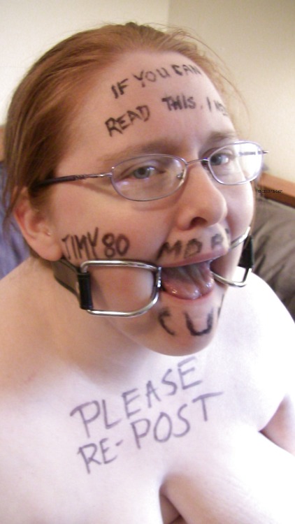 scaryandweird:  derhighlander:  Fat Kate wants to be shown to the world.  Fat Kate. Nice. 