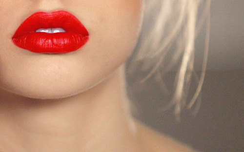 makeuptips-:  Red Lips at the Rebecca Vallance show during Mercedes-Benz Fashion