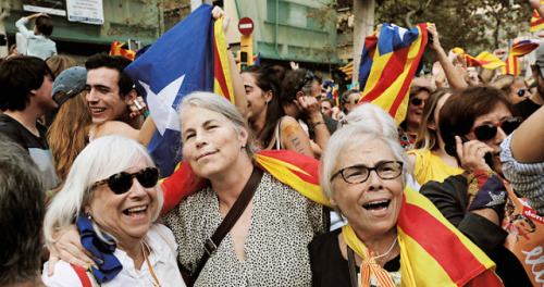 useless-catalanfacts: sashapique: Parliament declares the Catalan independent Republic (27/10/2017) 