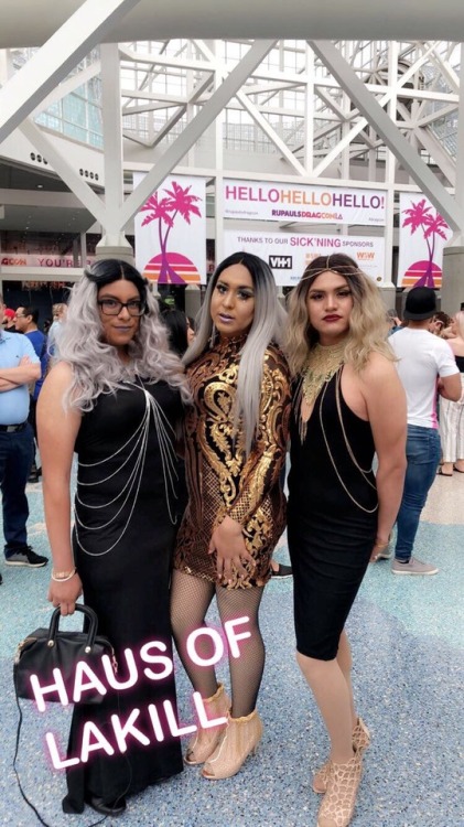 perks-of-being-a-puto:Few of my faves from tonight! Dragcon was iconic