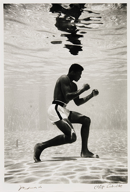 desimonewayland:  FLIP SCHULKE, TRAINING UNDERWATER, 1961.  The underwater shots of the boxing legend were taken in a Miami  swimming pool in 1961. The 19-year-old boxer, then still known as  Cassius Clay. Sotheby’s  