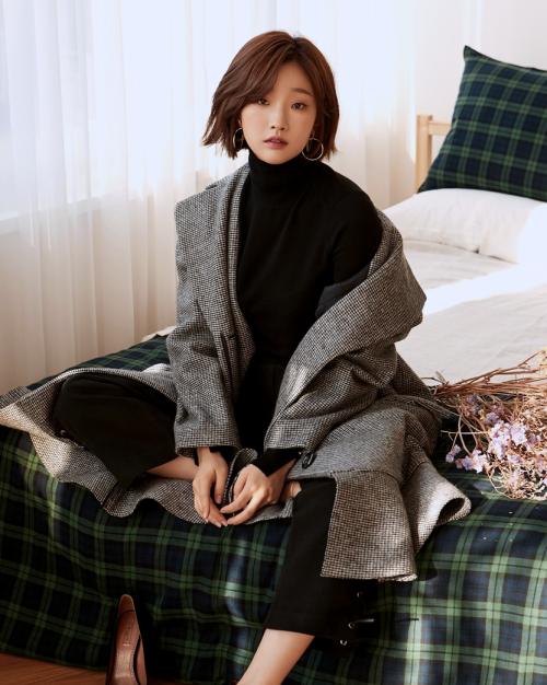 thequeensofbeauty: Park So-dam for Big Issue Korea (December 2016)