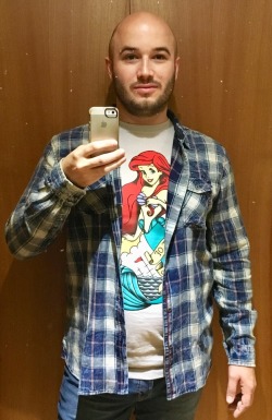 maxxiefactor:Off to Disney Land Paris in my new The Little Mermaid tshirt!!